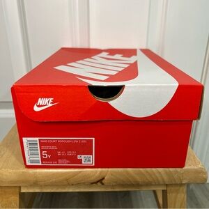 Nike Court Borough Low 2 size 5